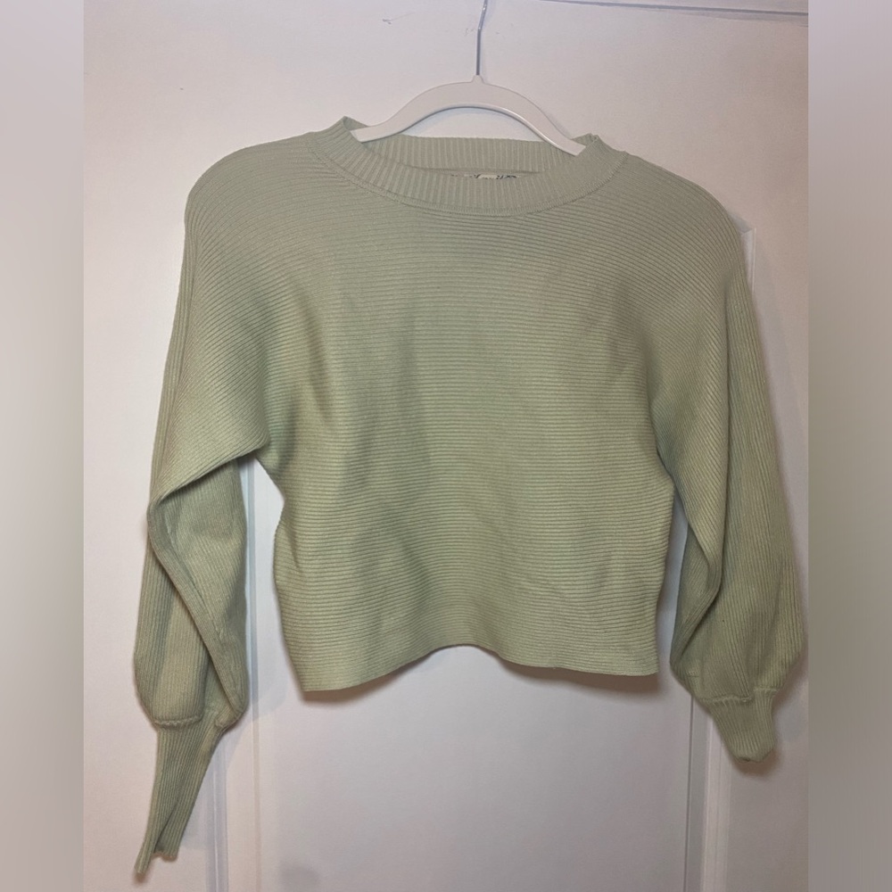 Pink rose size, x-small sage, green cropped sweater